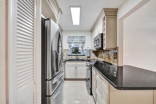 Building Photo - 1050 NW 13th St