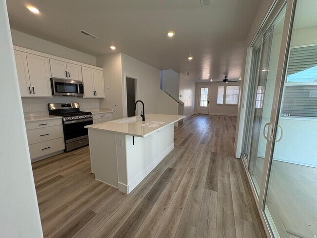 Building Photo - 6134 Red Sand Ln