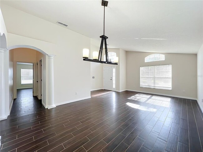 Building Photo - 1045 Willow Branch Dr