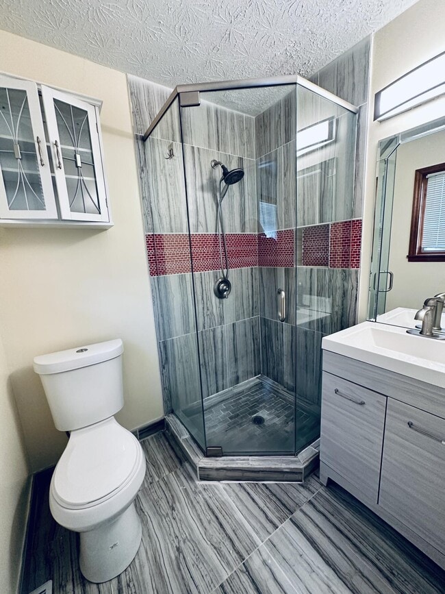 Building Photo - 3669 Sundart Dr