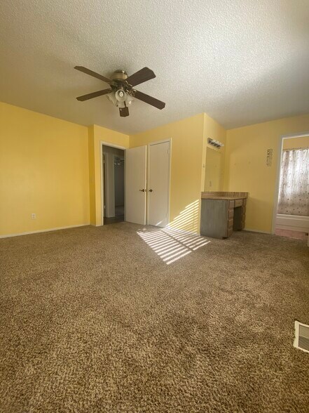 Building Photo - 325 Catalina Dr