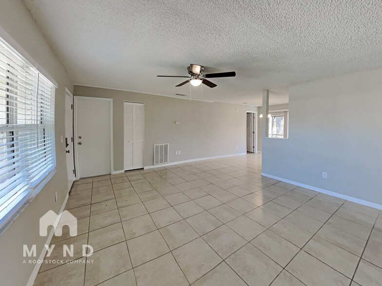 Building Photo - 1065 Bridlewood Way