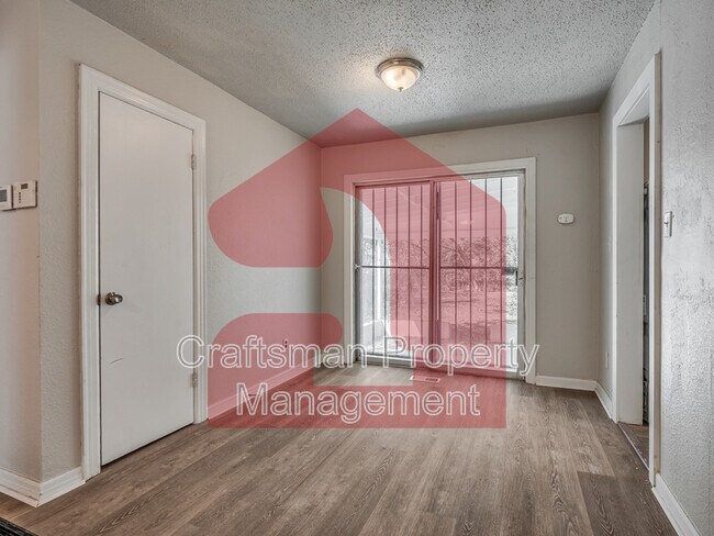 Building Photo - 1201 Carverdale Dr