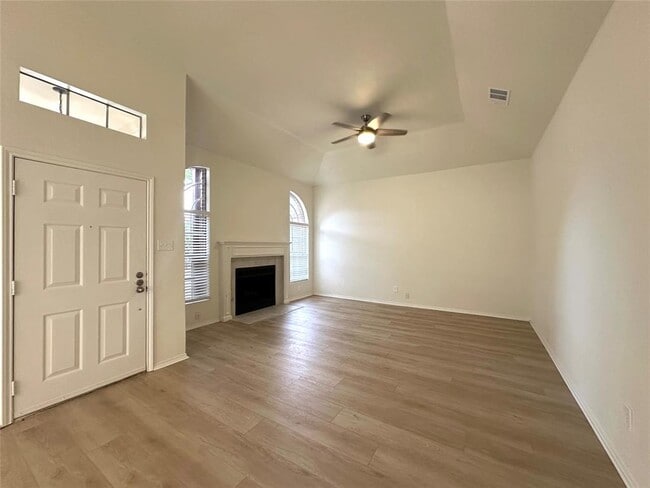 Building Photo - 2105 Cervin Blvd