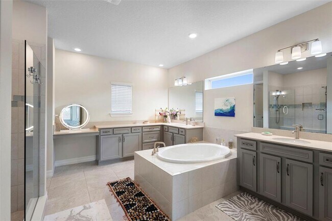 Building Photo - 8000 Leaf Grv Cir