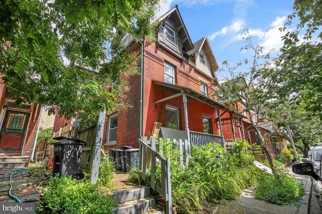 Building Photo - 3215 Winter St