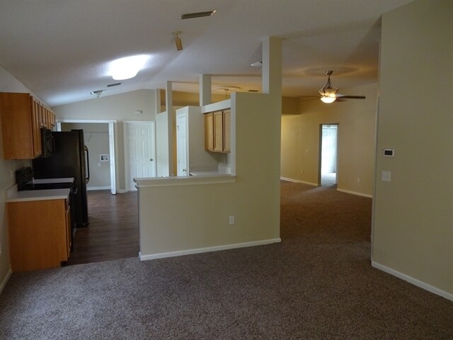 Building Photo - 734 Mackenzie Cir