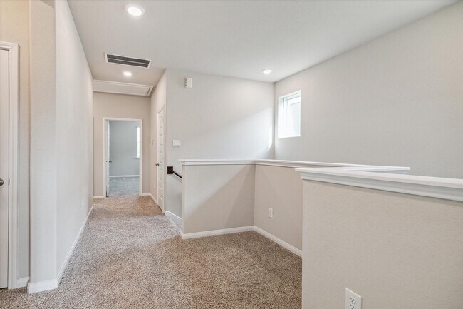 Building Photo - 1806 La Magnolia Dr