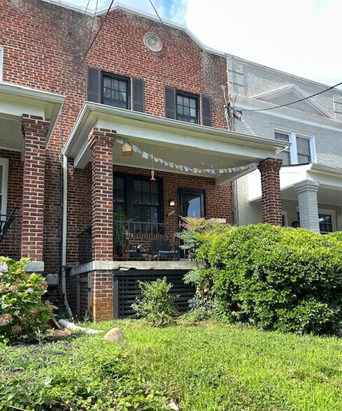 front - 3723 W St NW