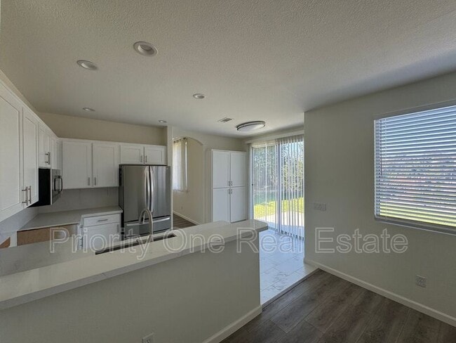 Building Photo - 560 Calle Capistrano