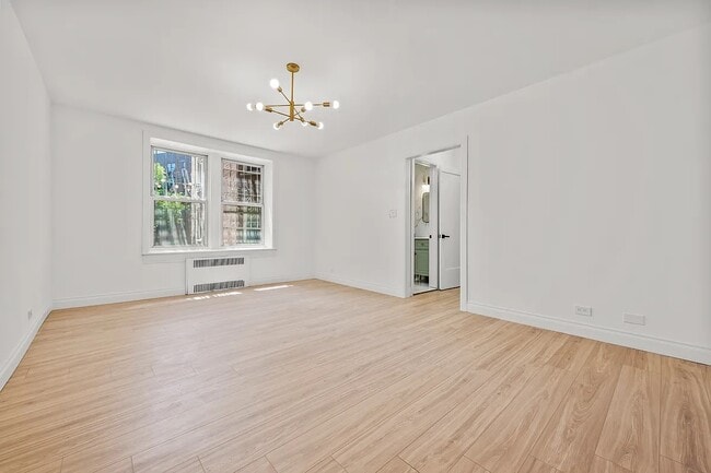 Building Photo - 12416 84th Rd #1D-1D