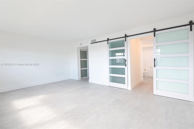Building Photo - 9300 Bay Harbor Terrace