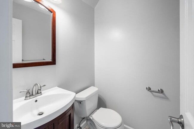 Building Photo - 73 Crickhollow Ct