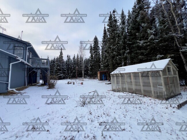 Building Photo - Spacious 3BR, 2.5BA Home off Chena Hot Springs Rd with Yard, Deck & Greenhouse