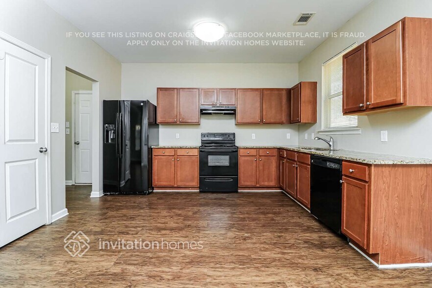 Building Photo - 702 Rock Hill Pkwy