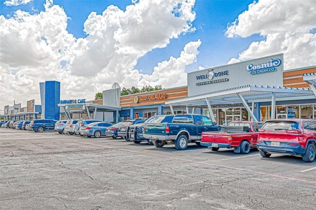 Building Photo - 8324 Hillendahl Blvd