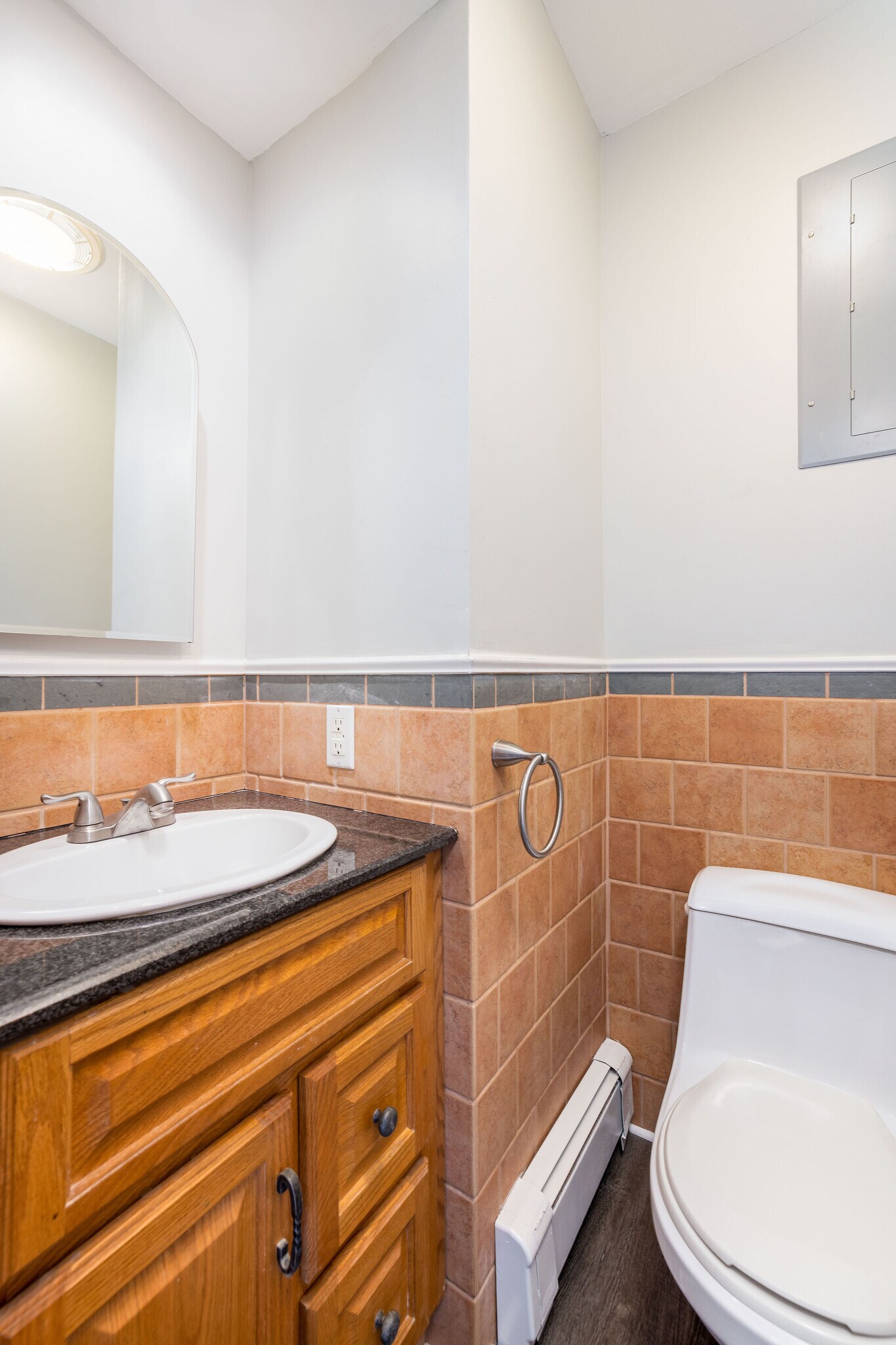 Building Photo - 15 Lake Dr