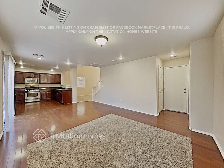 Building Photo - 10325 Adrianna Ave