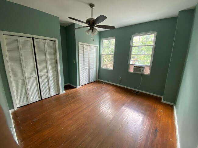 Building Photo - 5 E 33rd St