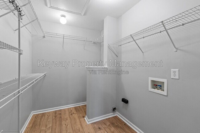 Building Photo - 107 Stonington Ln SW