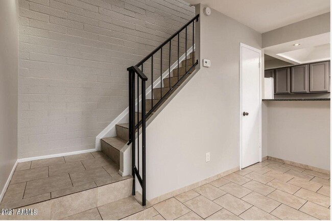 Building Photo - 4522 E Pueblo Ave