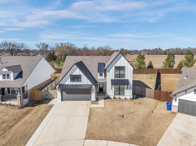 Building Photo - Stunning 4 Bed 3 Bath Broken Arrow Gem
