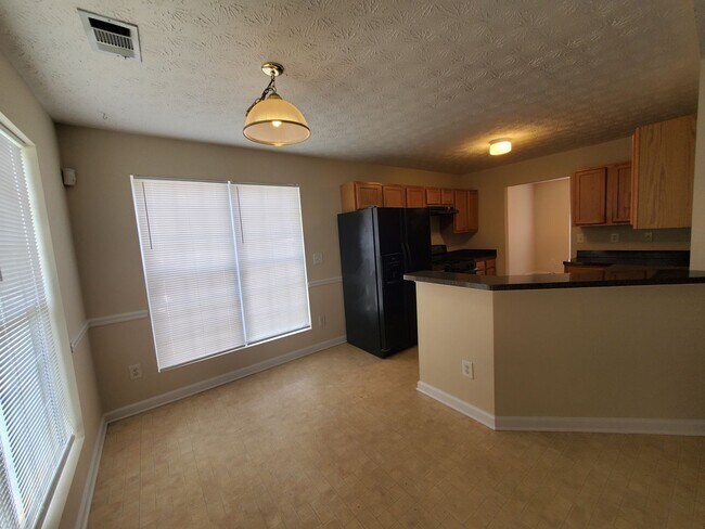 Building Photo - Open House 9/26/2025 Friday @6:00until 6:30PM