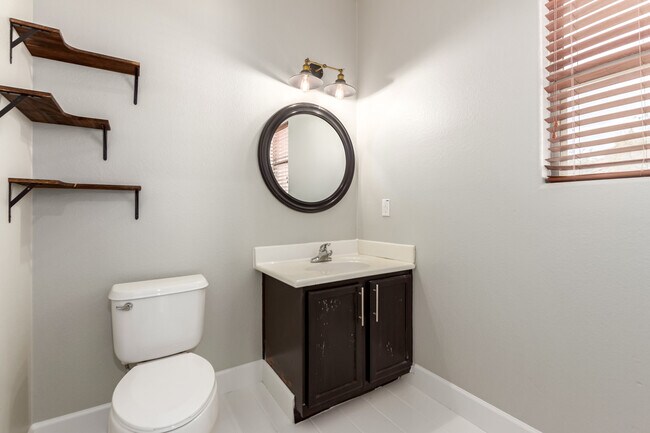 Building Photo - 21127 Avenida Del Valle Ct