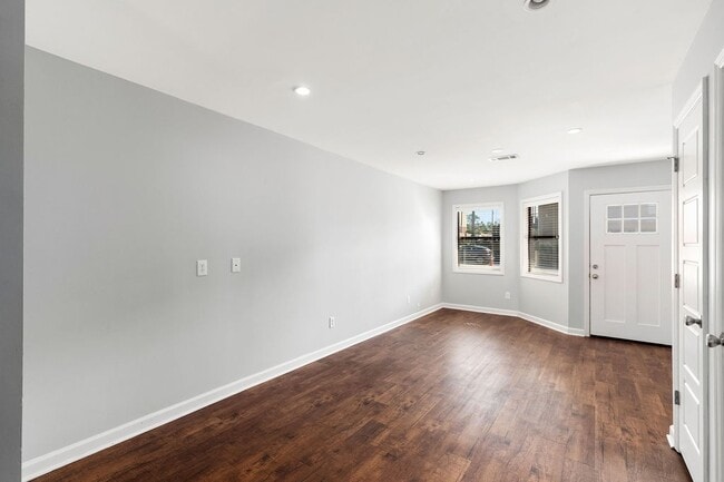 Building Photo - 123 N Donahue Dr