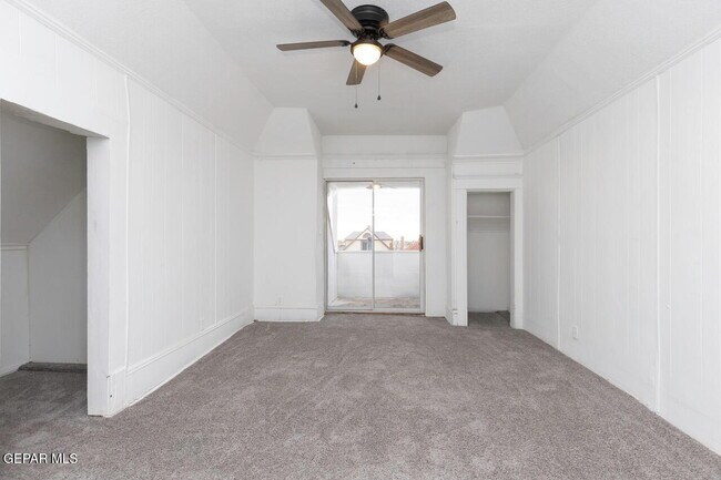 Building Photo - "Charming 2-Bedroom Duplex Retreat on Wyom...