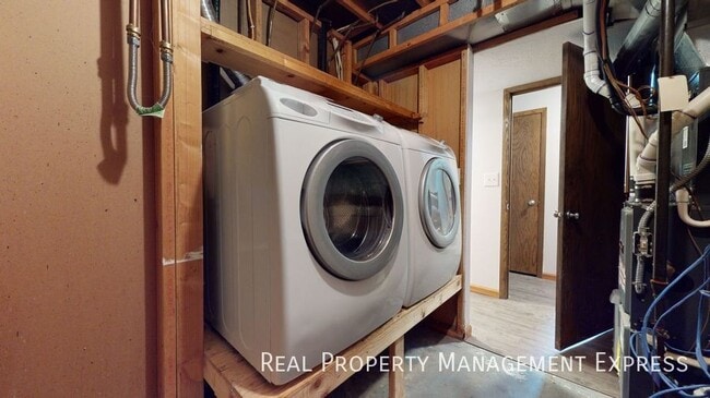 Building Photo - 3 Bed 3 Bath Home in Sioux Falls!