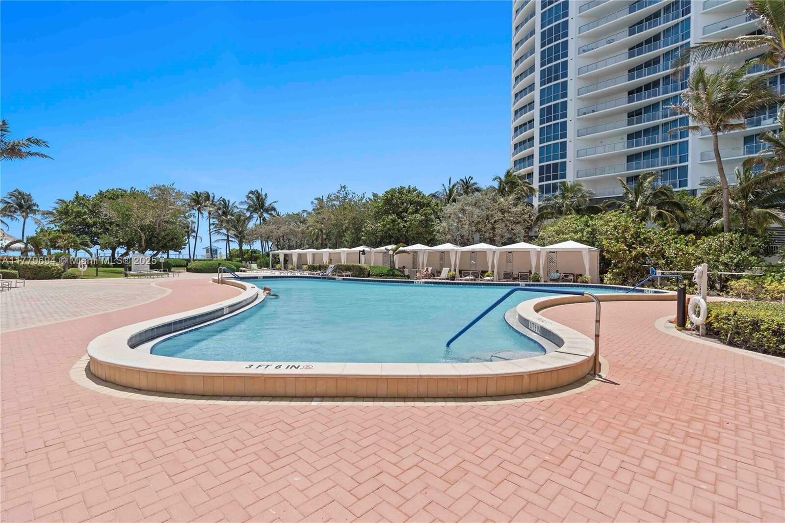 Building Photo - 3000 S Ocean Dr