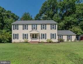 Building Photo - 428 Ingleside Dr