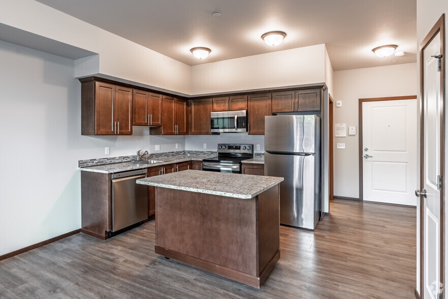 1BR, 1BA - 621SF - Kitchen - Emory Lofts