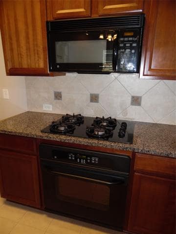 Building Photo - 8572 Davis Dr