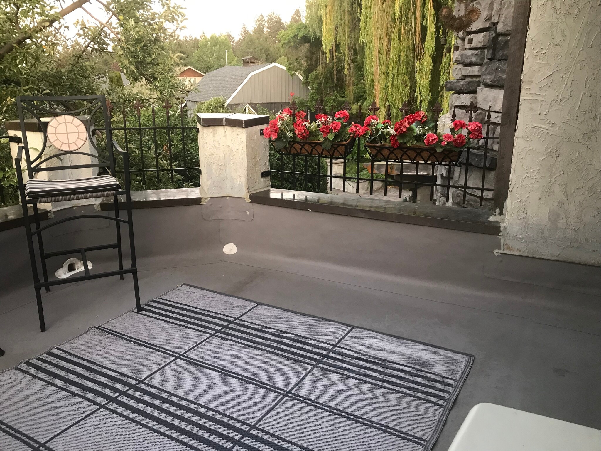 Building Photo - 2004 NE 8th St