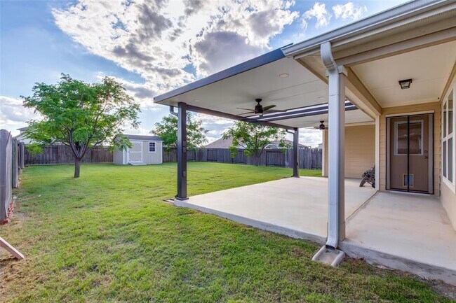 Building Photo - 741 Carol Dr