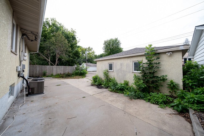 Building Photo - 5524 Oliver Ave S