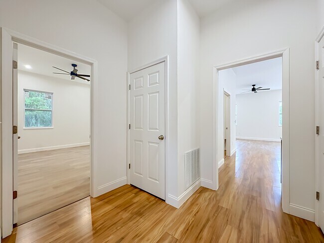 Building Photo - 1192 W 25th St