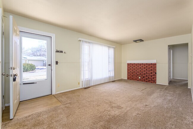 Building Photo - 6215 Independence St