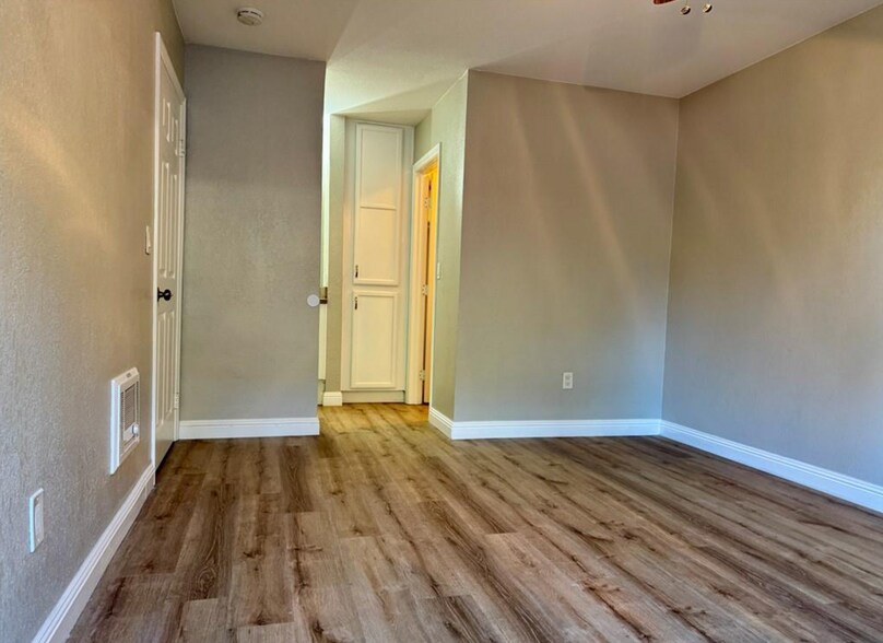 Building Photo - 432 Edgehill Ln