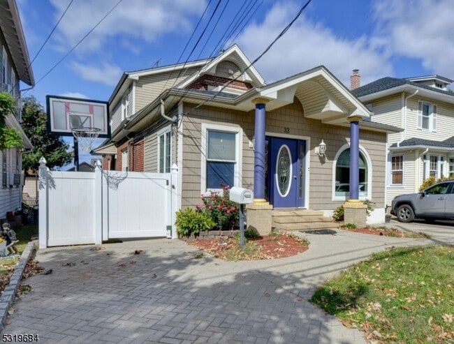Building Photo - 33 Fairmount Ave