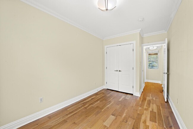 Building Photo - 385 1st St