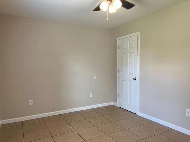 Building Photo - Cedar Grove B