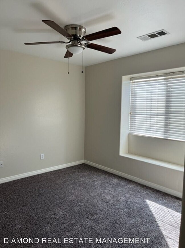 Building Photo - 3 br, 2 bath House - 300 SHERMAN PEAK DR.