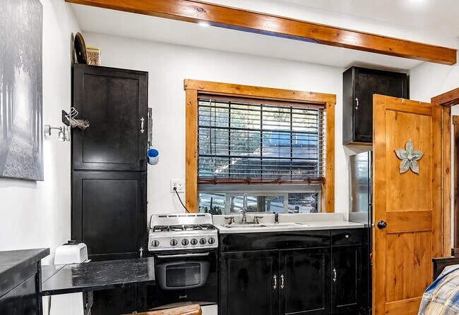 Building Photo - 23253 WA-534
