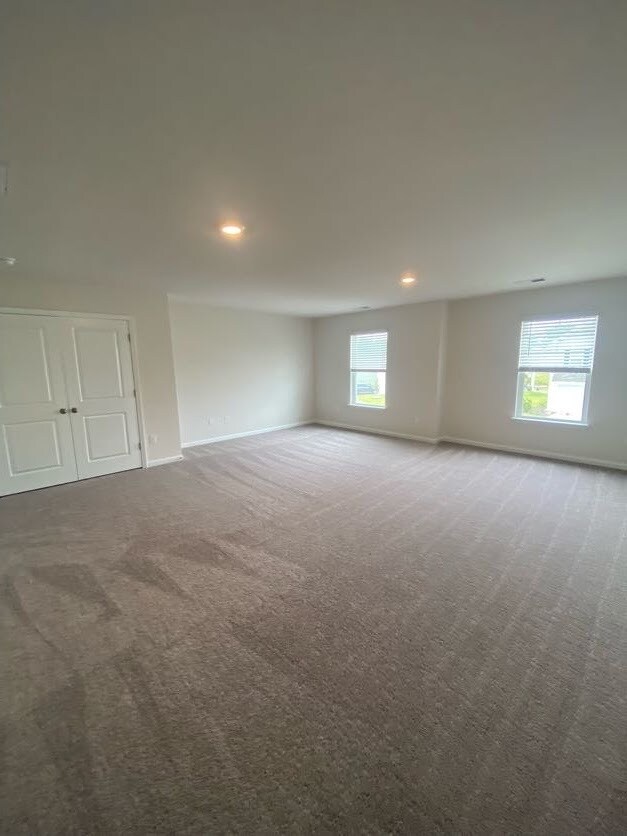 Building Photo - 1170 sennema circle