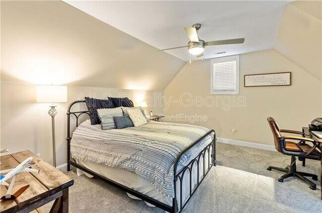 Building Photo - 203 Lenox Dr