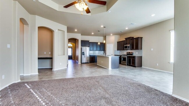 Building Photo - 2025 Lake Vista Dr