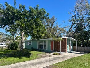 Building Photo - 4340 Pompano Dr SE